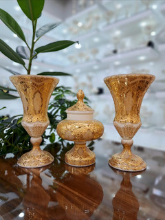 ست سه تیکه گلدان و شکلات خوری کریستال طلاکوب طرح ژاکلین رنگ کرم با طلاکاری اصل هلند سایز 2